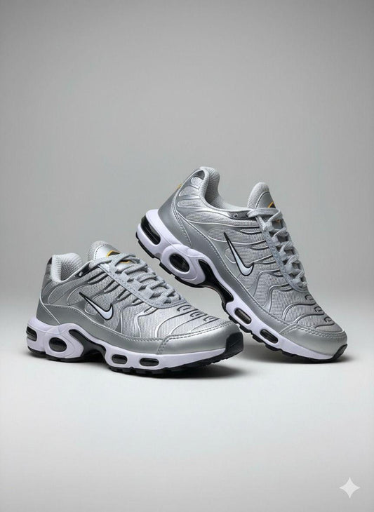 NIKE TN PRATA