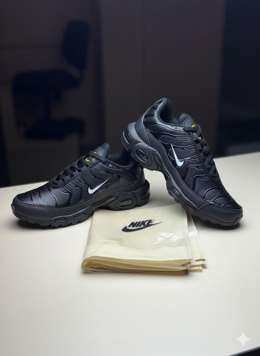 NIKE TN BKBK