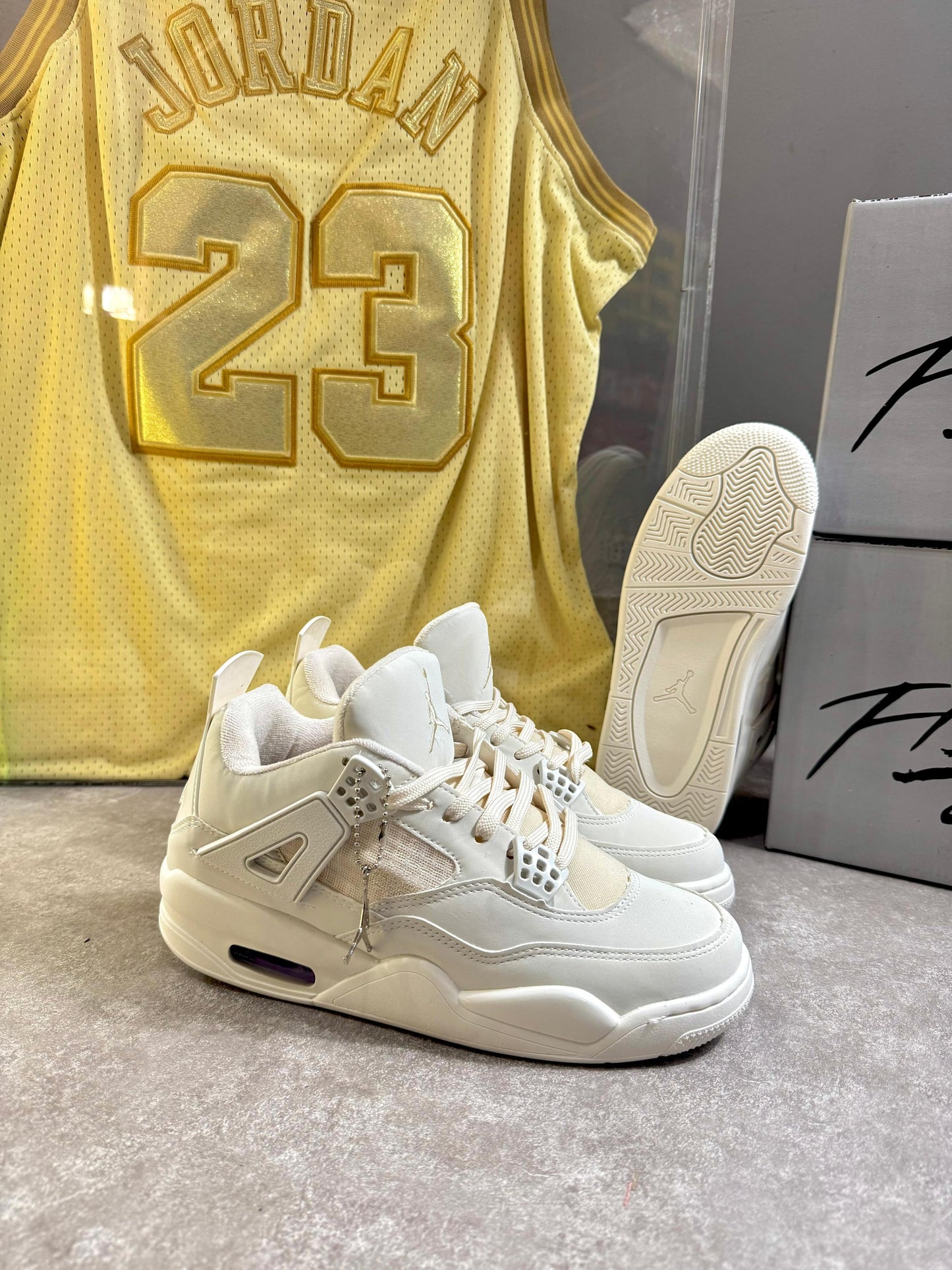 NIKE JORDAN MARS 4