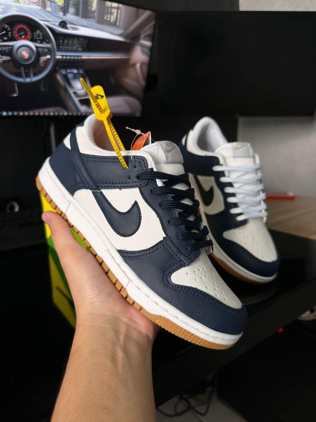 NIKE DUNK LOW