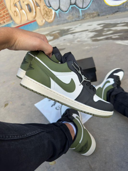 NIKE JORDAN 1 LOW