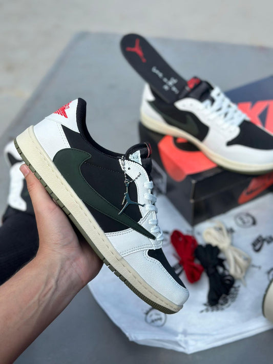 NIKE JORDAN TRAVIS SCOTT