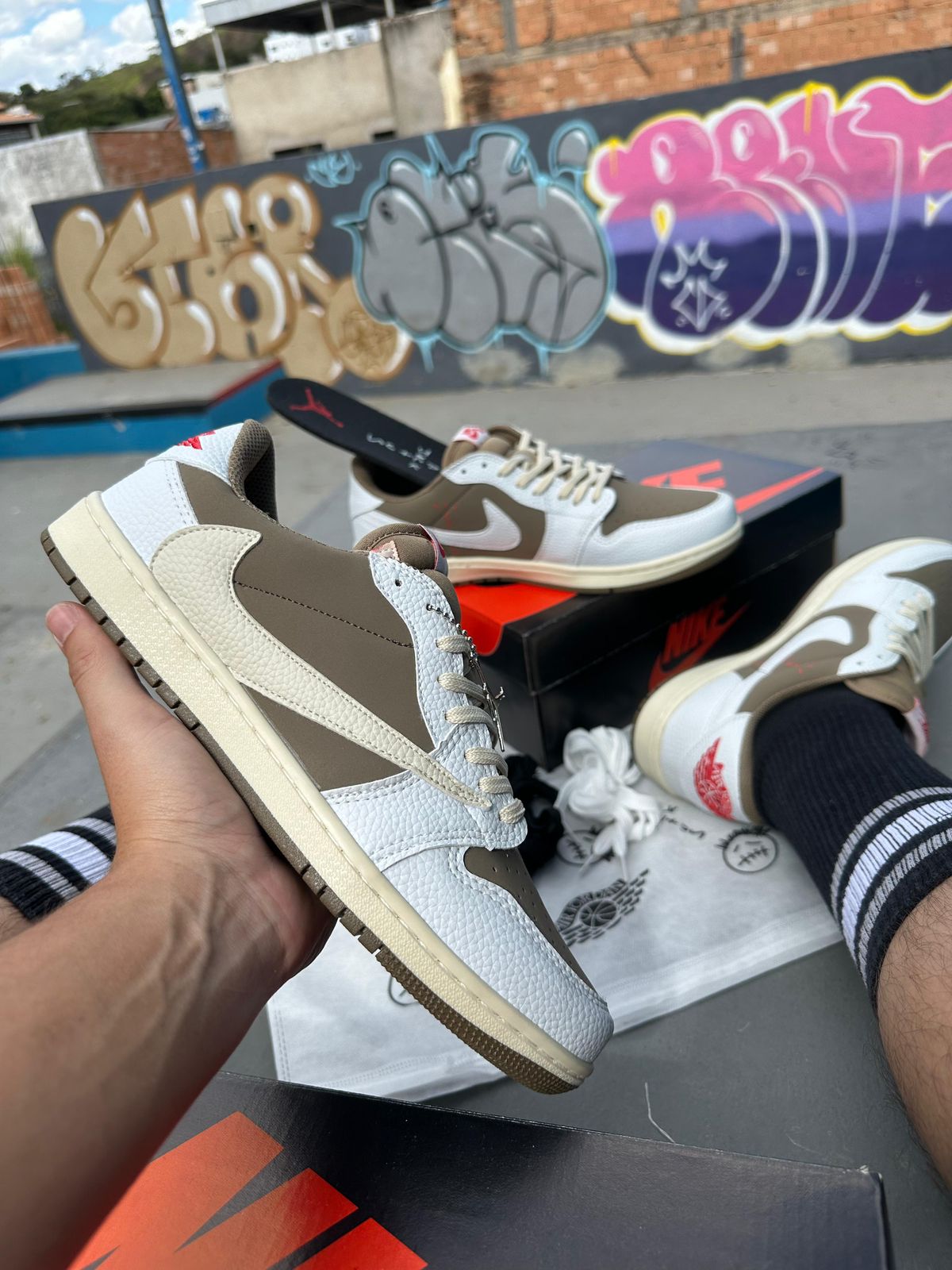 NIKE JORDAN TRAVIS SCOTT