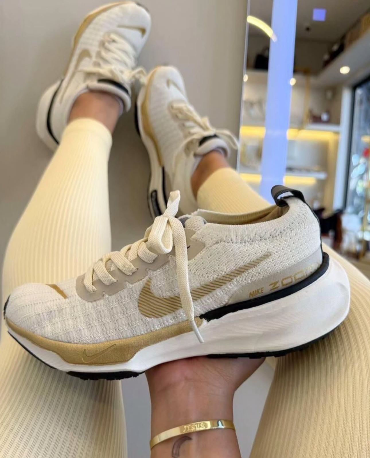 NIKE ZOOM X INVINCIBLE RUN3