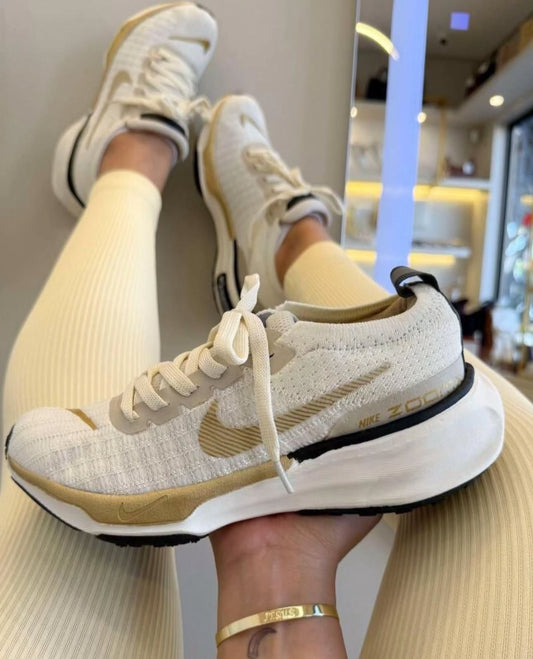 NIKE ZOOM X INVINCIBLE RUN3