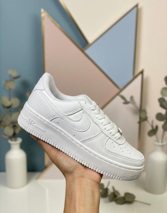 NIKE AIRFORCE