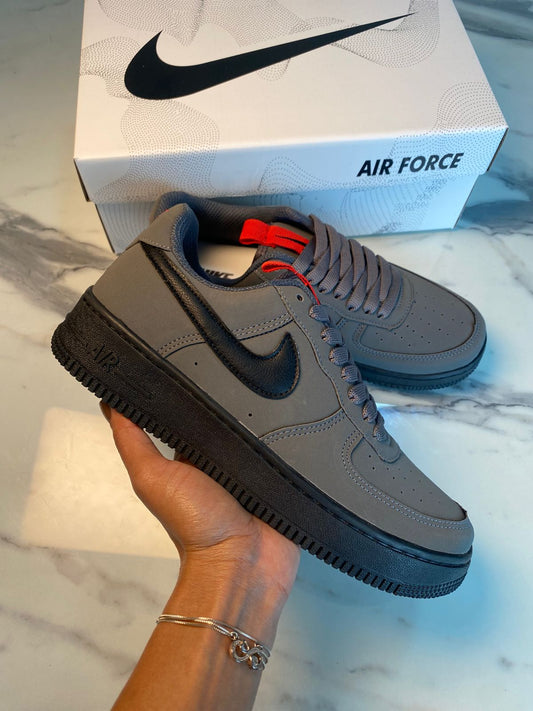 NIKE AIRFORCE