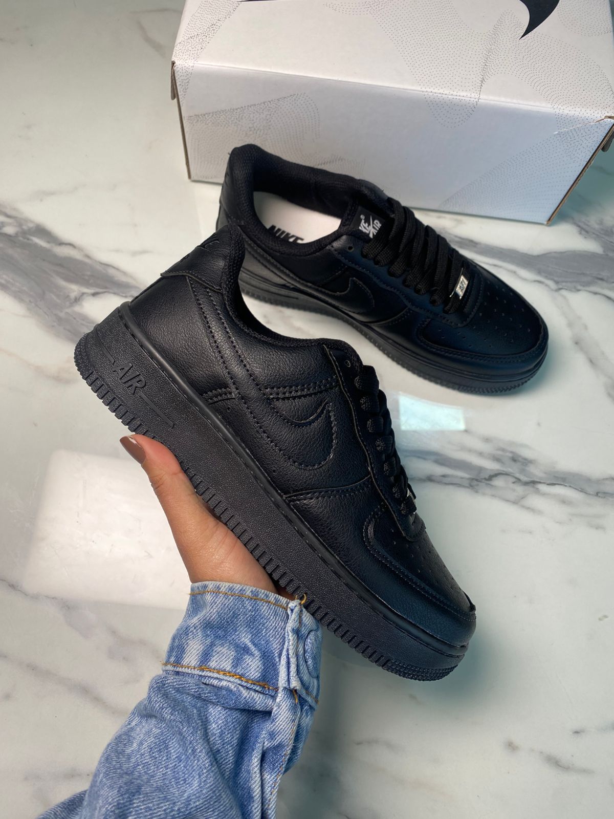 NIKE AIRFORCE