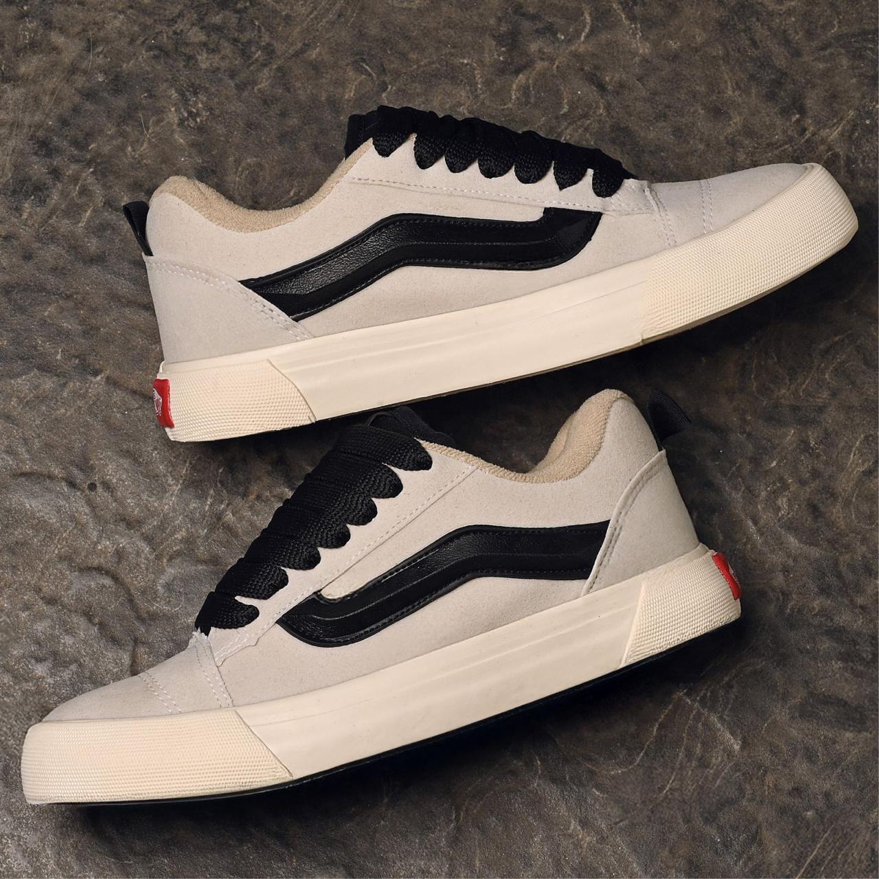 VANS KNU SKOOL