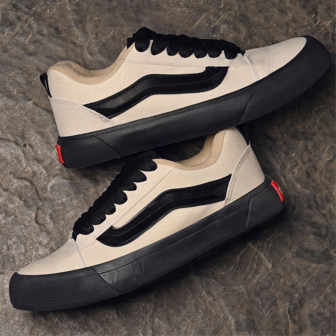 VANS KNU SKOOL